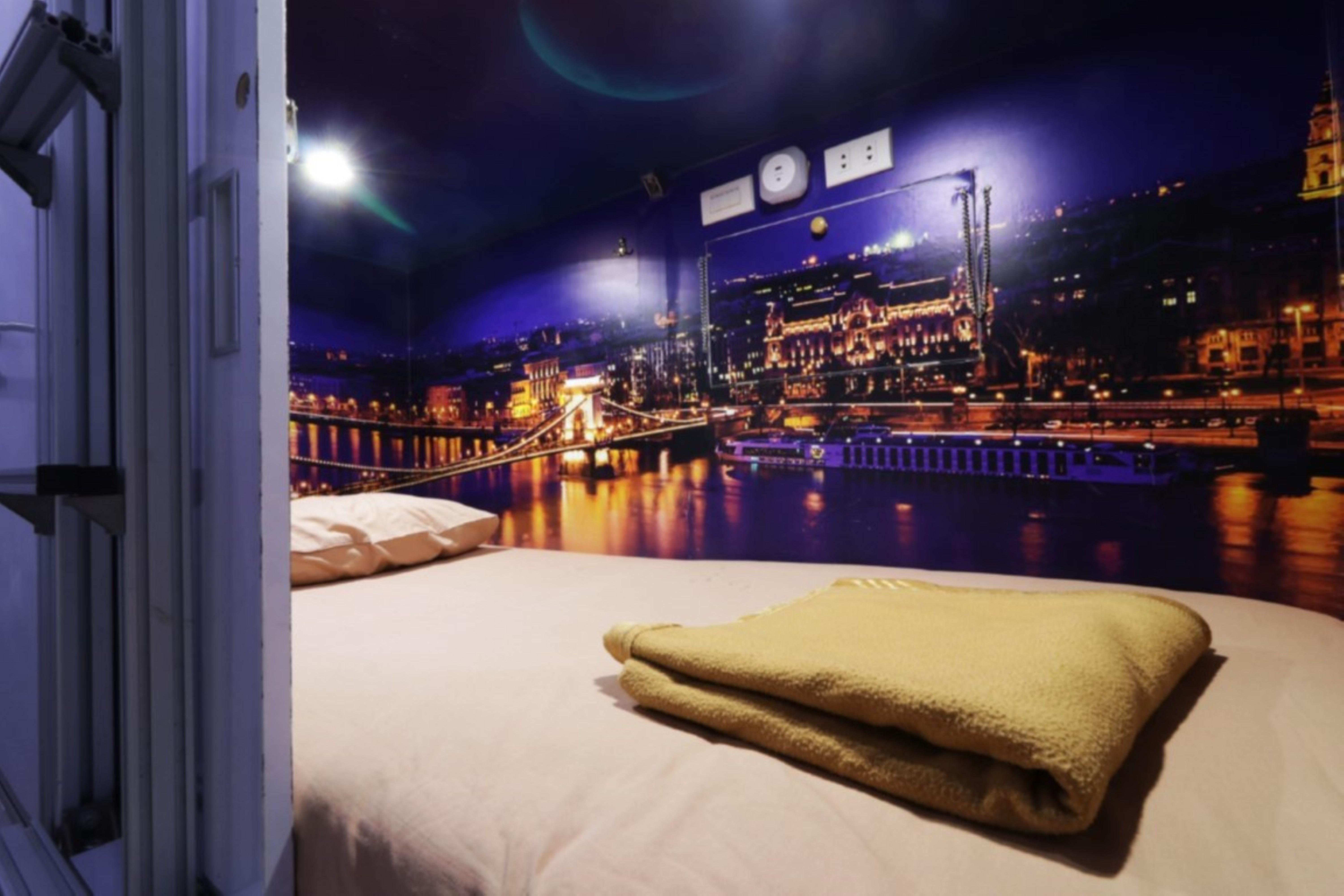Inap At Capsule Thamrin Hotel Jakarta Exterior photo